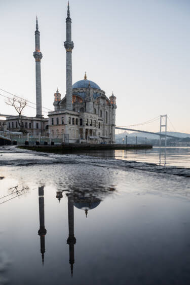 Nikon magazine - Figen Kokol in Istanbul with the DX 16-50mm