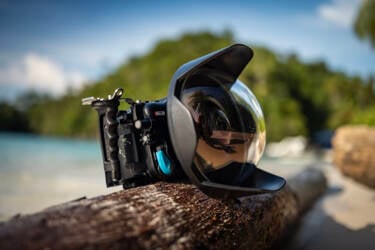 Nikon magazine - George Karbus underwater with the ZR